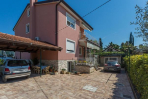 Отель Apartments with a parking space Umag - 7063  Умаг